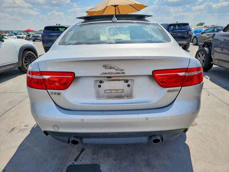 2017 JAGUAR XE PREMIUM 6