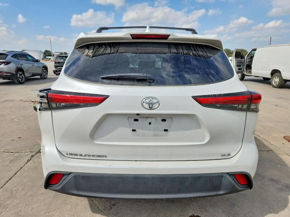 2023 TOYOTA HIGHLANDER XLE 6