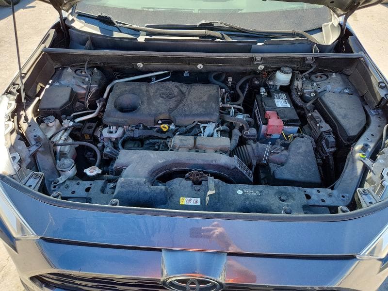 2019 TOYOTA RAV4 XLE 12