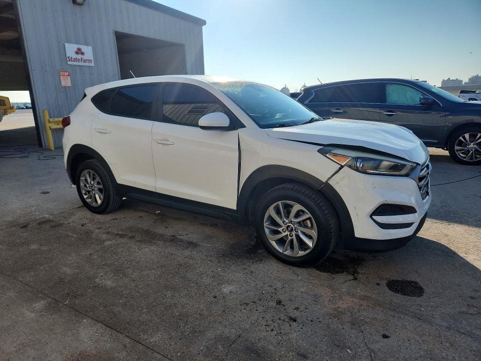 2018 HYUNDAI TUCSON SE 4