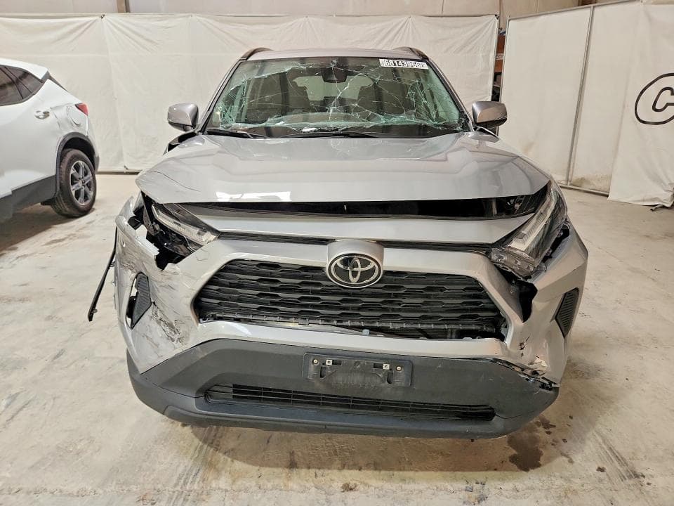 2025 TOYOTA RAV4 XLE 5