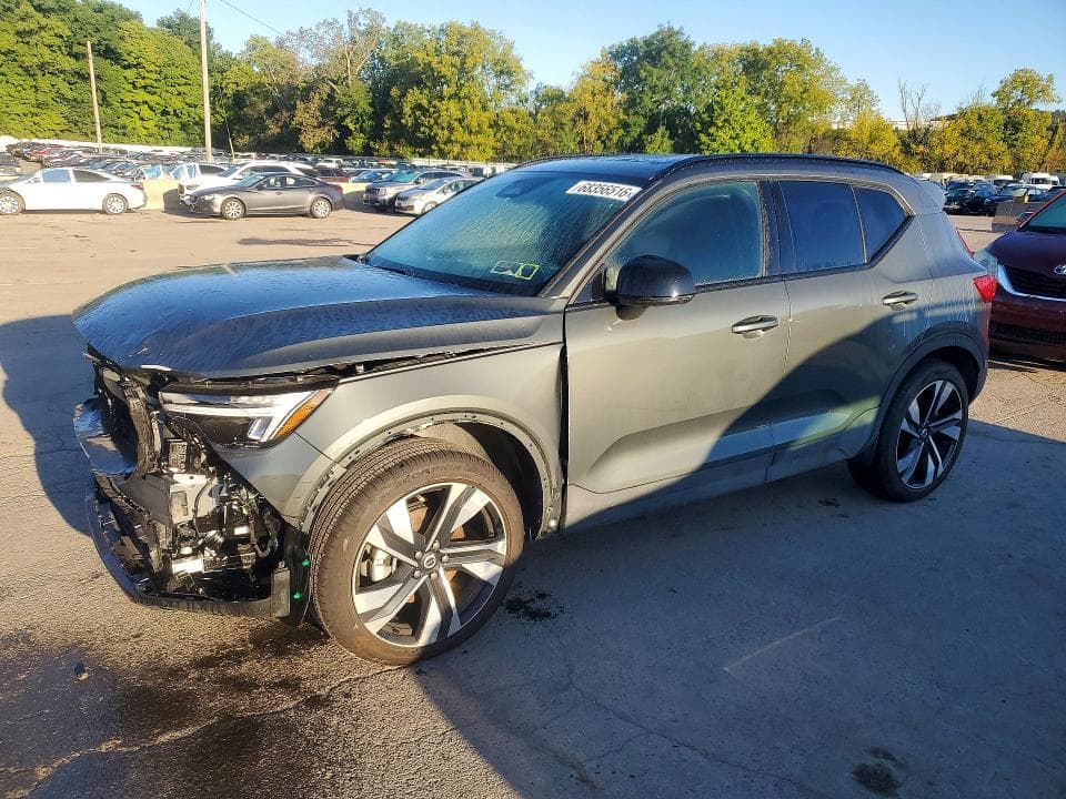 2026 VOLVO XC40 PLUS - 1