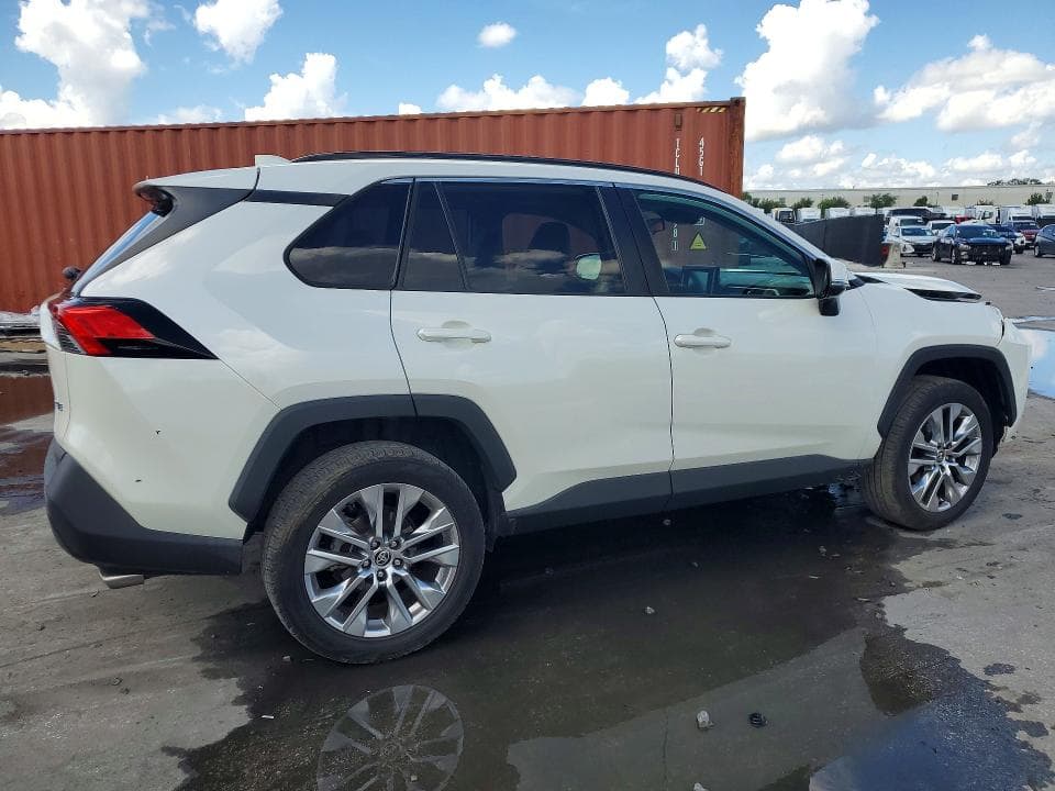 2021 TOYOTA RAV4 XLE PREMIUM 3