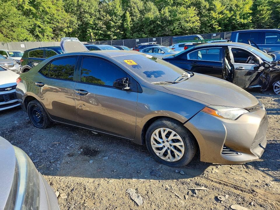 2019 TOYOTA COROLLA LE 4