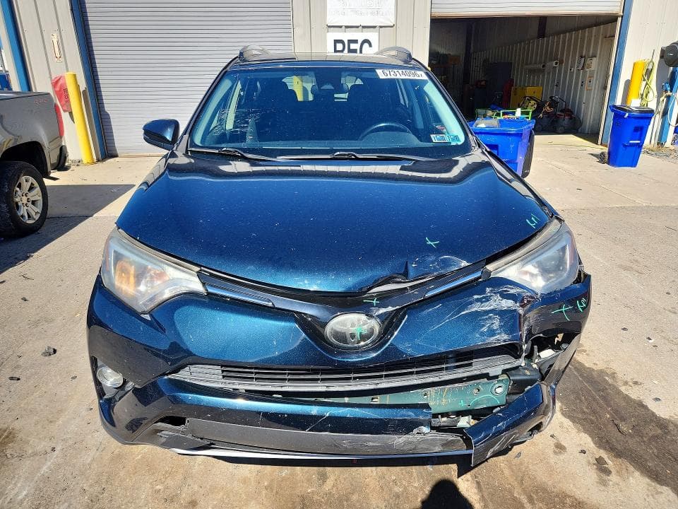 2018 TOYOTA RAV4 XLE 5