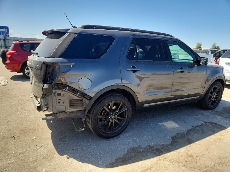 2018 FORD EXPLORER XLT 3