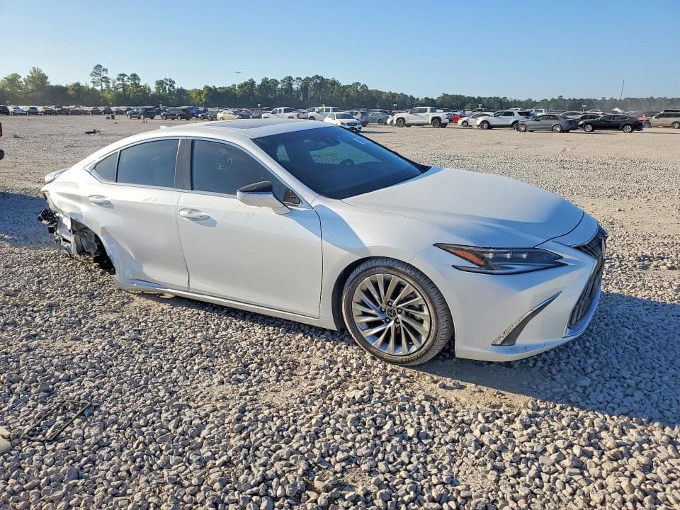 2023 LEXUS ES 300H ULTRA LUXURY 4