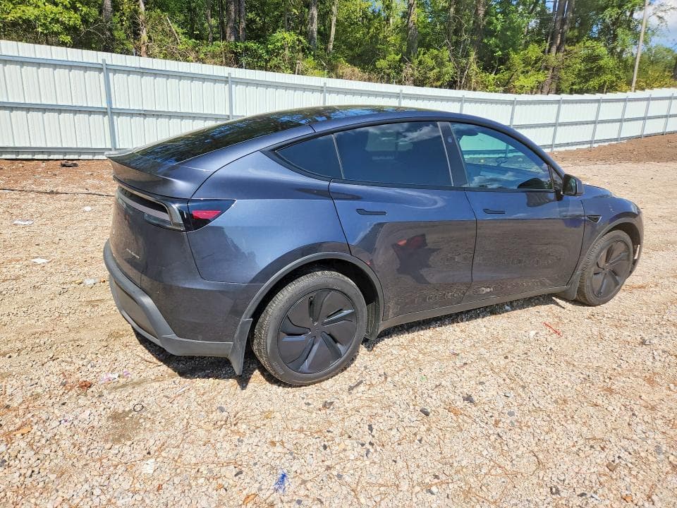 2026 TESLA MODEL Y 3