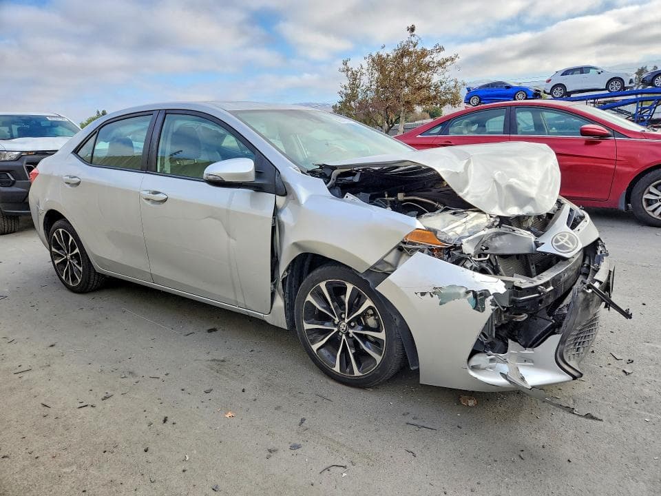 2017 TOYOTA COROLLA SE 4