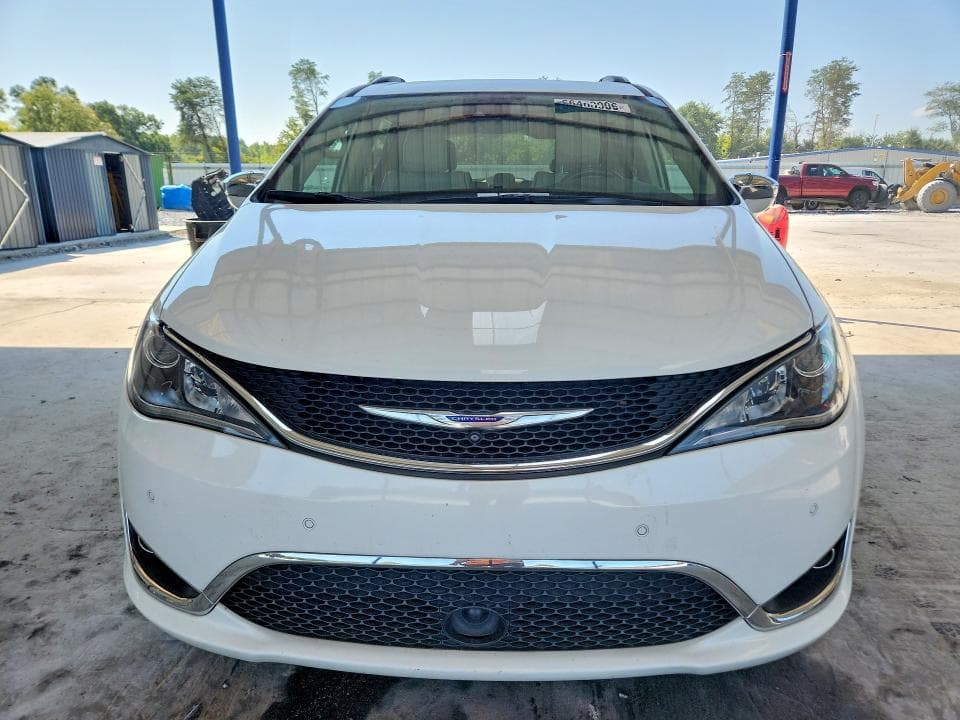 2018 CHRYSLER PACIFICA LIMITED 5