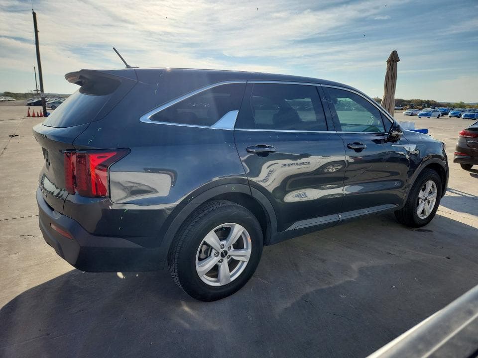 2022 KIA SORENTO LX 3