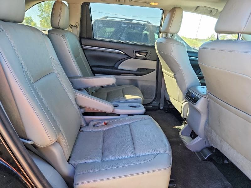 2017 TOYOTA HIGHLANDER LIMITED 11