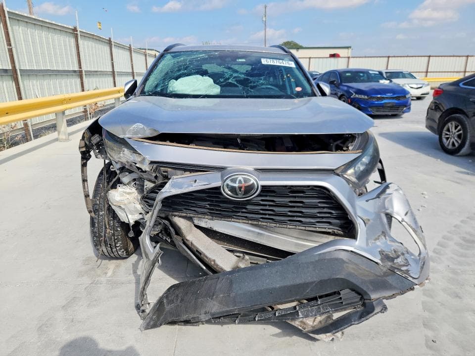 2020 TOYOTA RAV4 LE 5