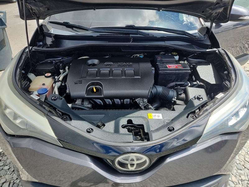 2021 TOYOTA C-HR LE 11
