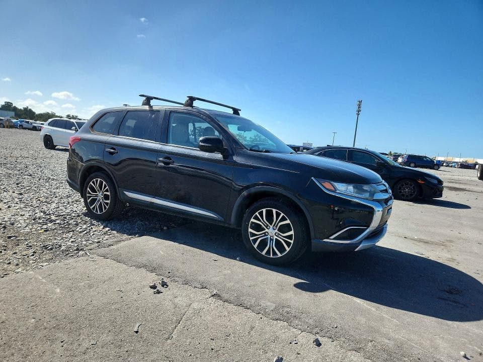 2017 MITSUBISHI OUTLANDER SE 4
