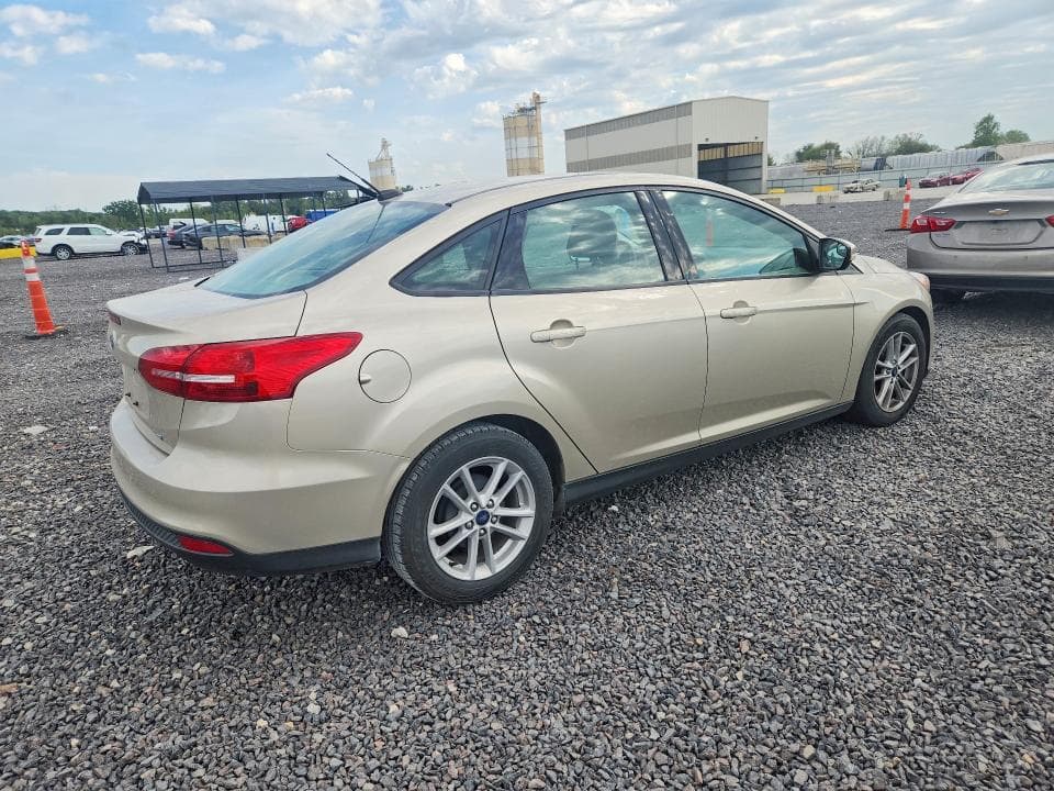 2017 FORD FOCUS SE 3