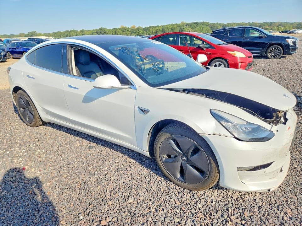 2018 TESLA MODEL 3 4