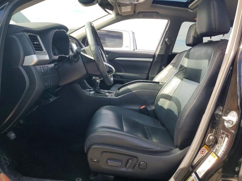 2017 TOYOTA HIGHLANDER XLE 7