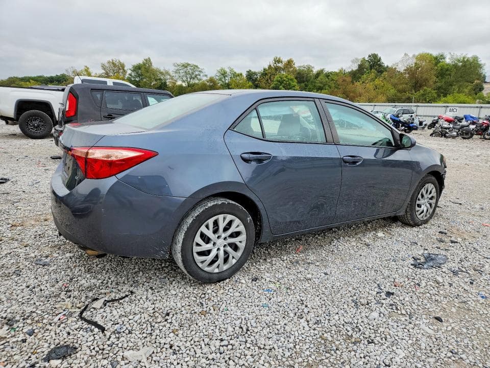 2017 TOYOTA COROLLA LE 3