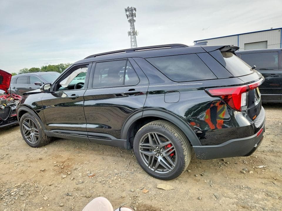 2025 FORD EXPLORER ST-LINE 2