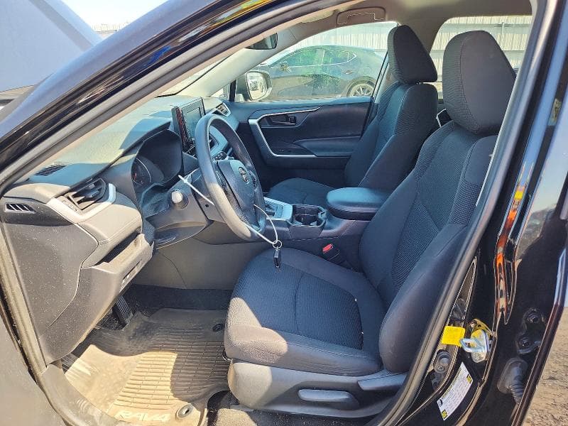 2020 TOYOTA RAV4 LE 7