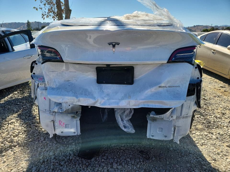 2024 TESLA MODEL Y 6