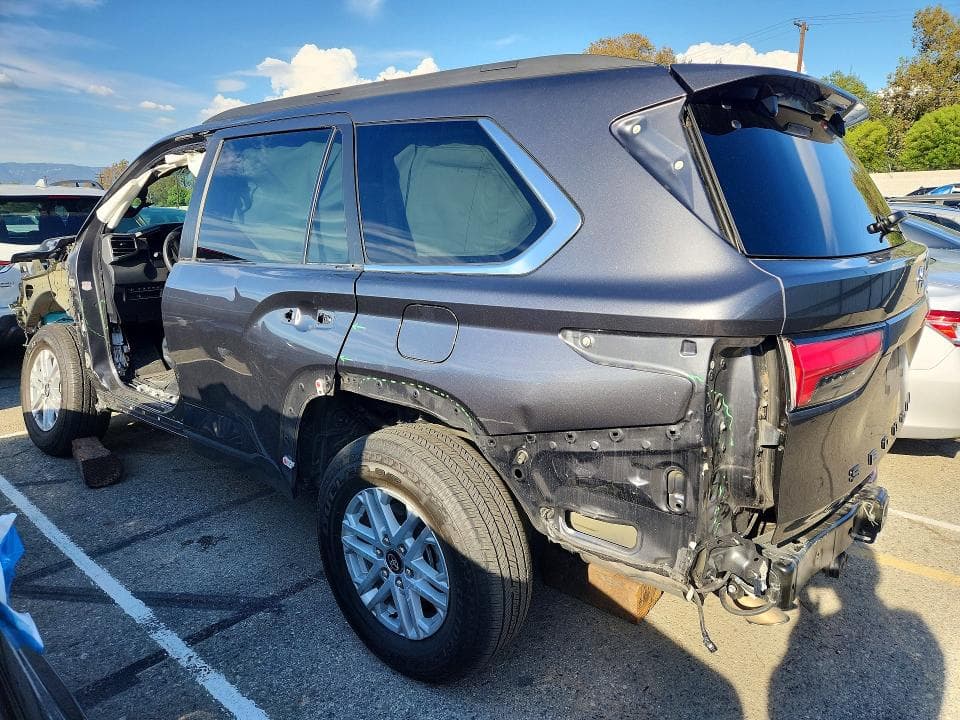 2025 TOYOTA SEQUOIA SR5 2