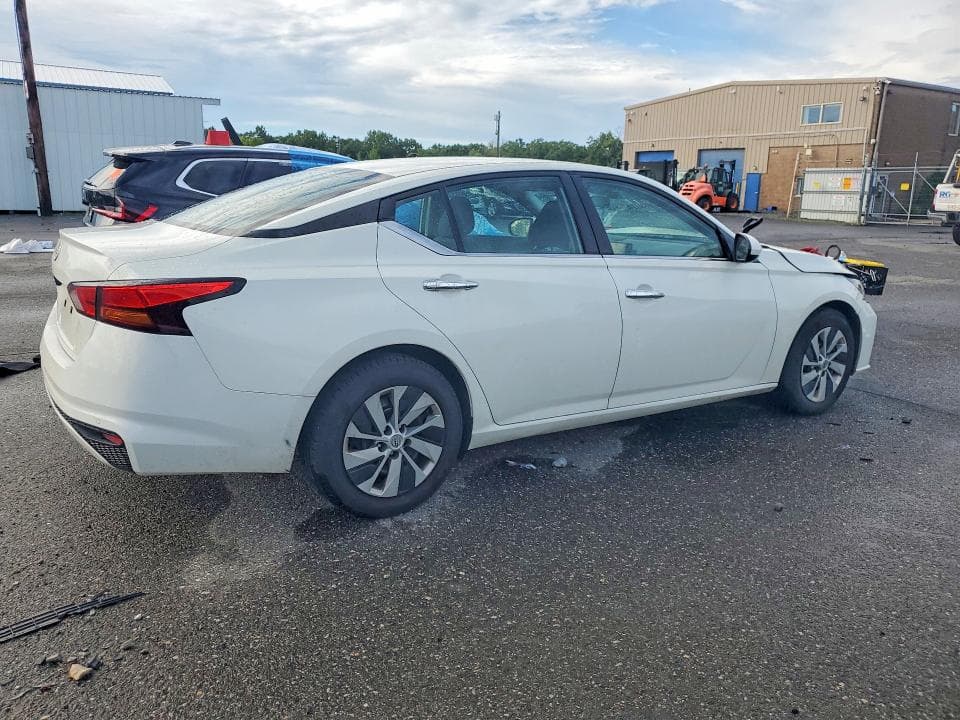 2023 NISSAN ALTIMA S 3