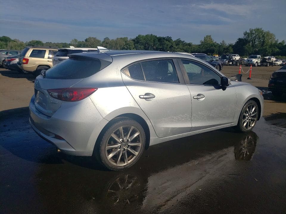 2018 MAZDA 3 TOURING 3