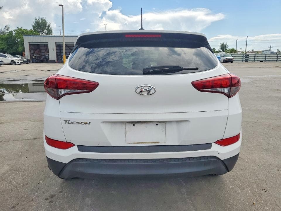 2017 HYUNDAI TUCSON SE 6