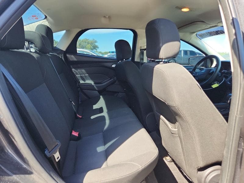 2017 FORD FOCUS SE 10