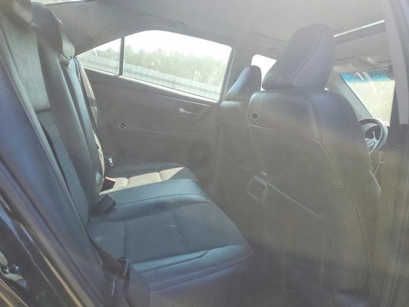 2017 TOYOTA CAMRY SE 10