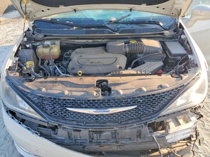 2020 CHRYSLER PACIFICA TOURING 12