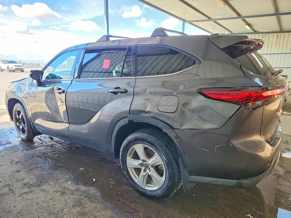 2022 TOYOTA HIGHLANDER HYBRID LE 2