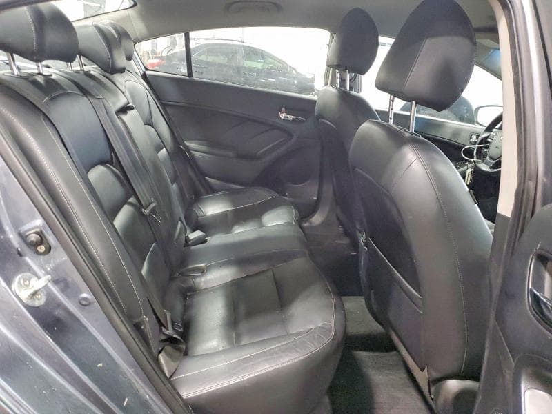 2017 KIA FORTE EX 10