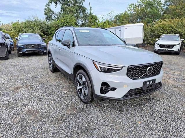 2026 VOLVO XC40 PLUS 3