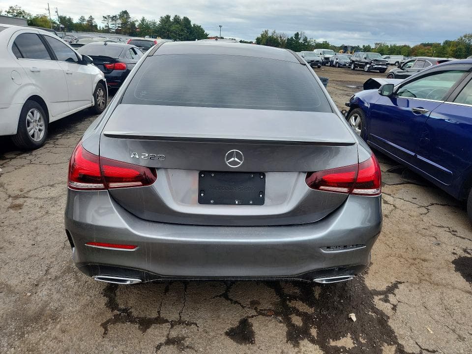 2019 MERCEDES-BENZ A 220 6
