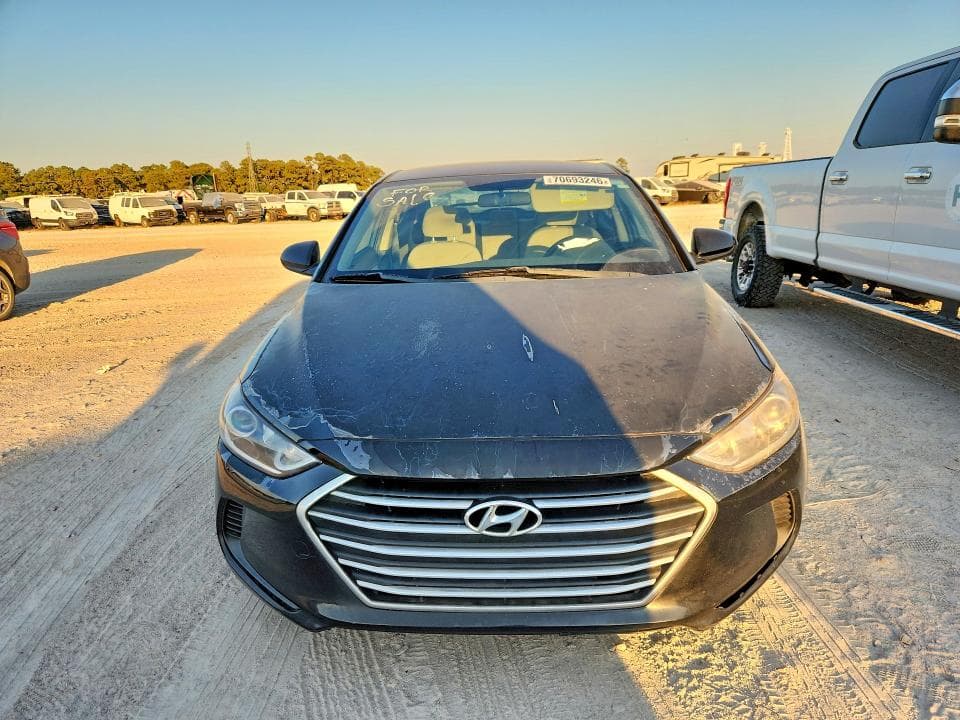 2018 HYUNDAI ELANTRA SE 5