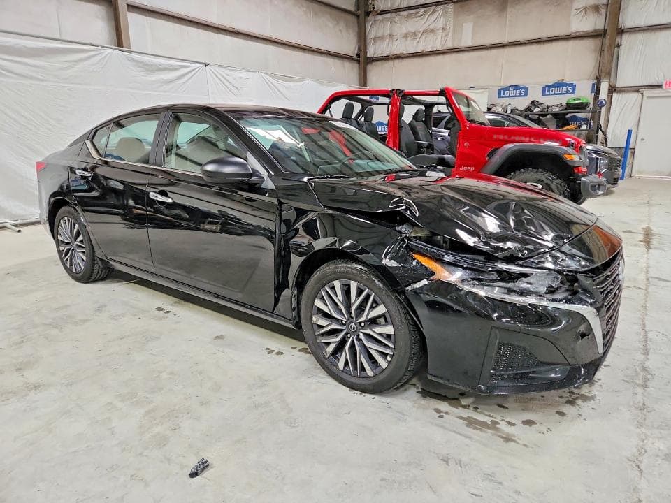 2025 NISSAN ALTIMA SV 4