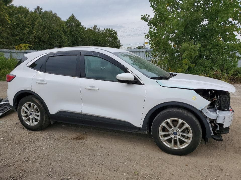 2020 FORD ESCAPE SE 4