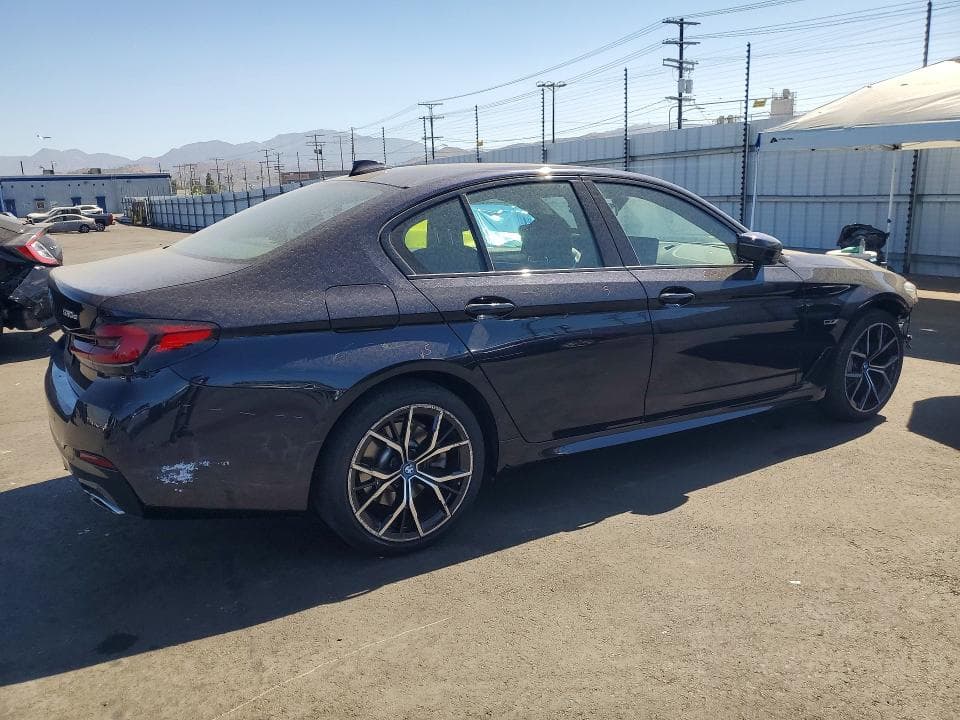 2022 BMW 530E 3