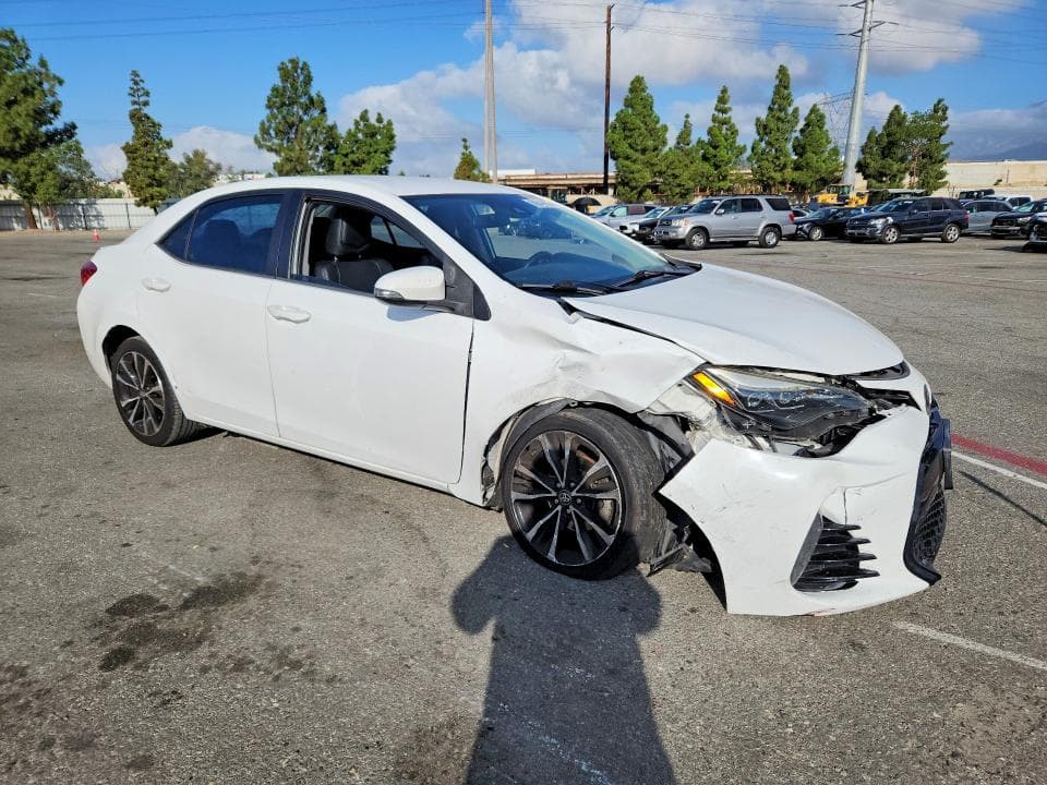 2017 TOYOTA COROLLA SE 4