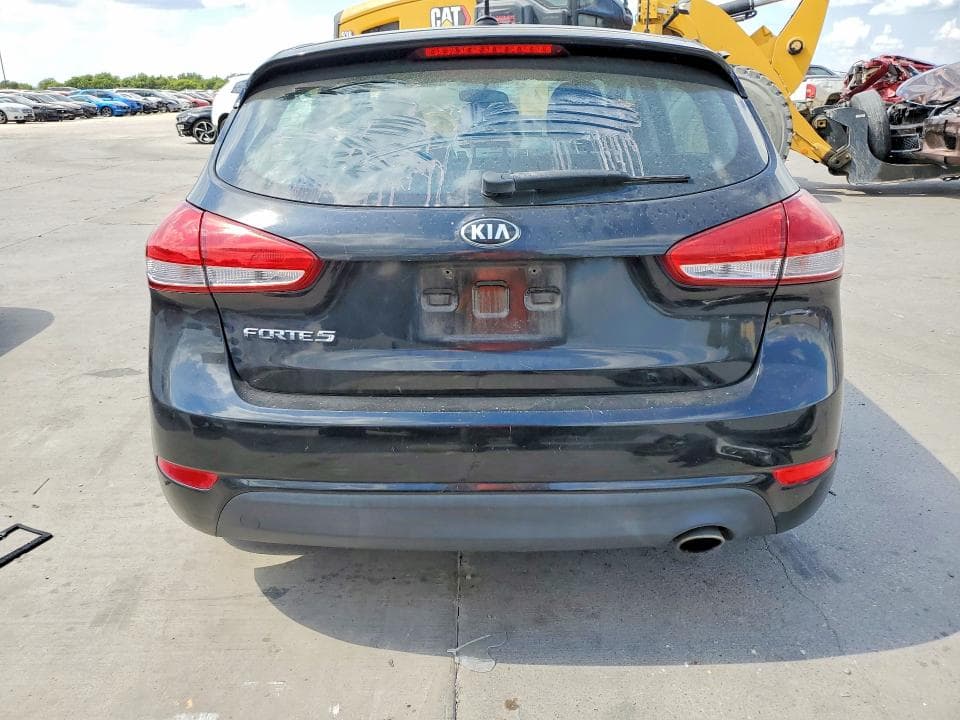 2017 KIA FORTE5 LX 6