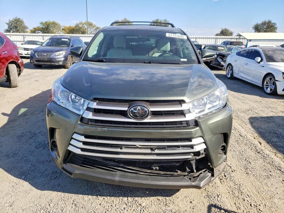 2018 TOYOTA HIGHLANDER LE 5