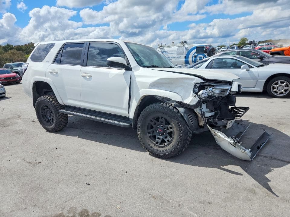 2019 TOYOTA 4RUNNER SR5 4