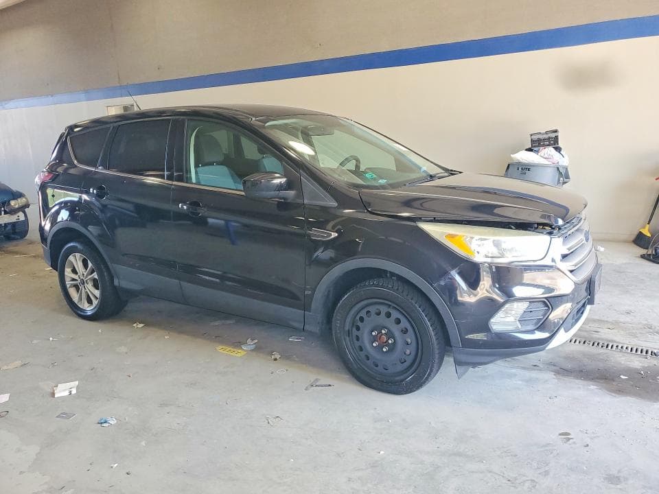 2017 FORD ESCAPE SE 4