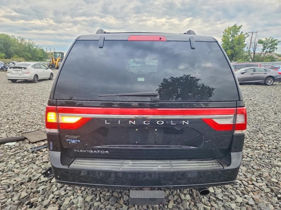 2017 LINCOLN NAVIGATOR SELECT 6