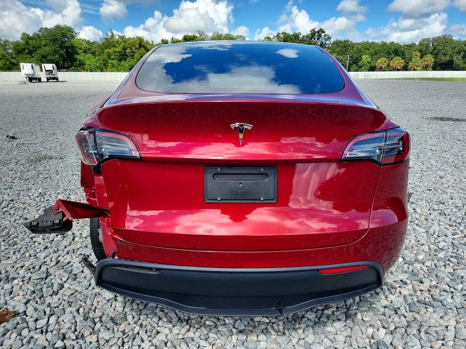 2024 TESLA MODEL Y 6