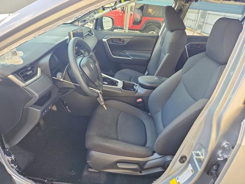 2025 TOYOTA RAV4 LE 7