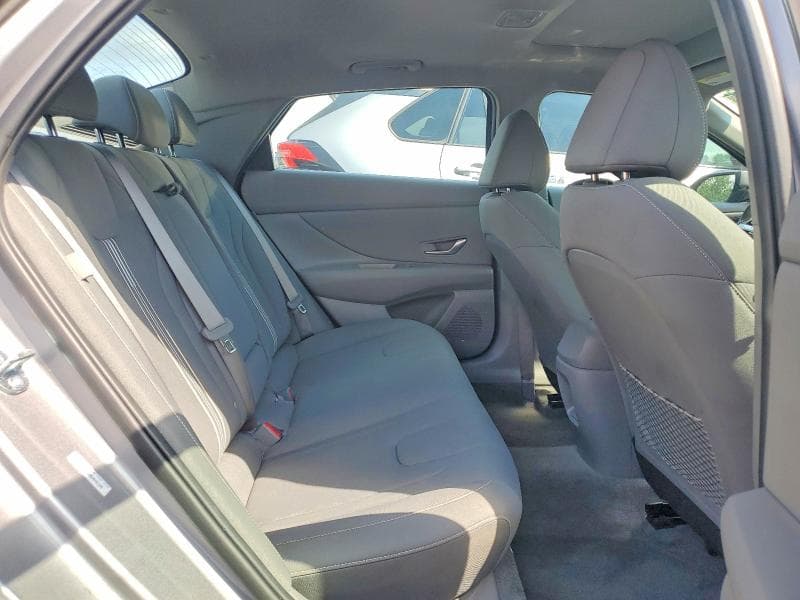 2025 HYUNDAI ELANTRA SEL 10